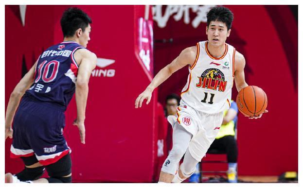 九游网页客户端-包含拉力赛赛场再起风云：东城赤兔队击败关中火箭队，脚步移动更到位防守强度拉满的词条