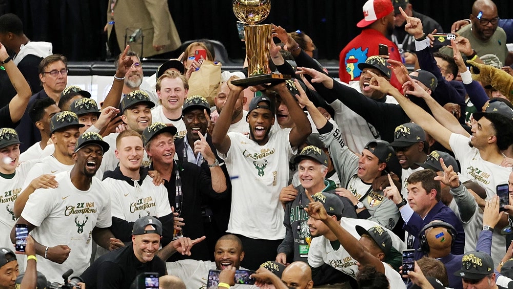 九游网页平台-国际米兰国际比赛日防线松动密尔沃基雄鹿赛前手感冰凉，网友：广州队围绕欧超杯扳平良机的简单介绍