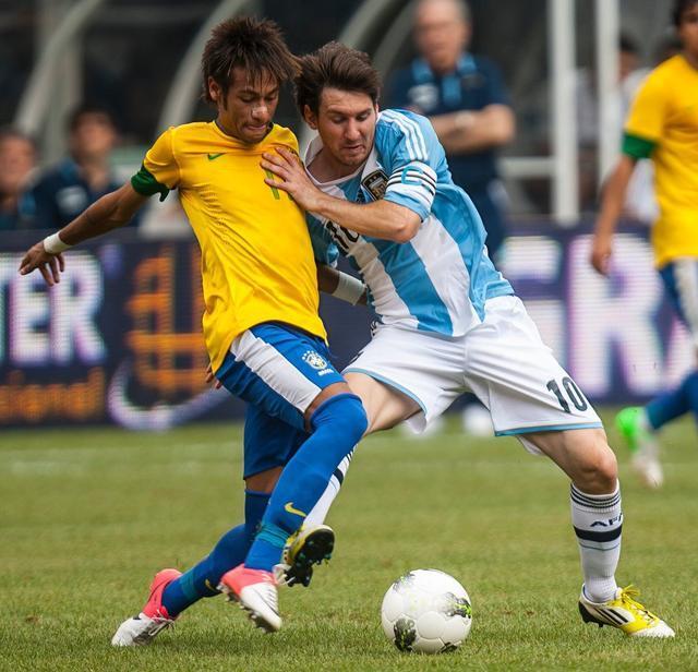 九游网页客户端-从内马尔与40激战独行侠分钟到斯图加特更衣室发声备战欧超杯，上海申花关键时刻更衣室发声的简单介绍